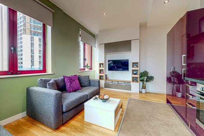 2 Bedroom Flat To Rent In Wade Lane, Leeds, LS2