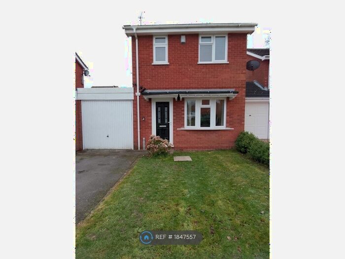 2 Bedroom Detached House To Rent In Brooklime Gardens, Featherstone, Wolverhampton, WV10