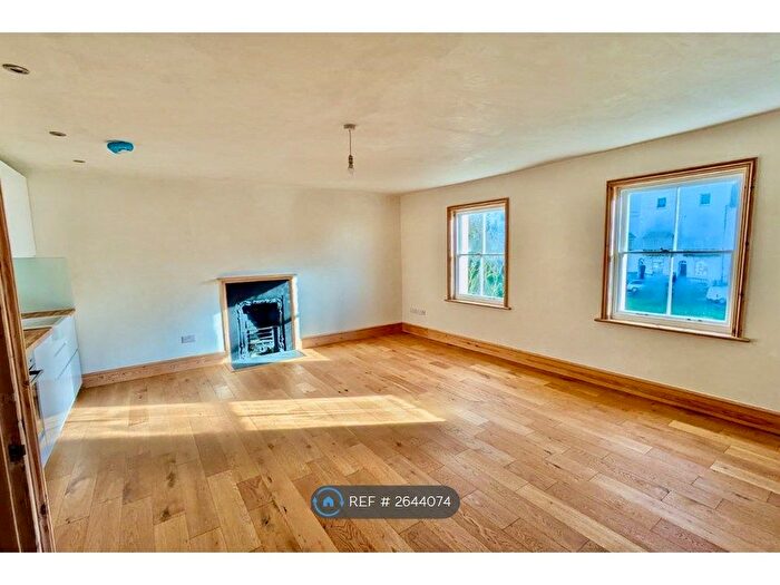 2 Bedroom Flat To Rent In Wellington Square, Hastings, TN34