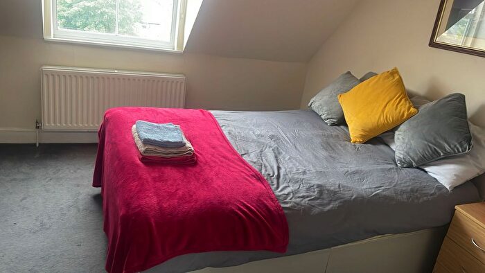 1 Bedroom Flat To Rent In Acton Lane, NW10