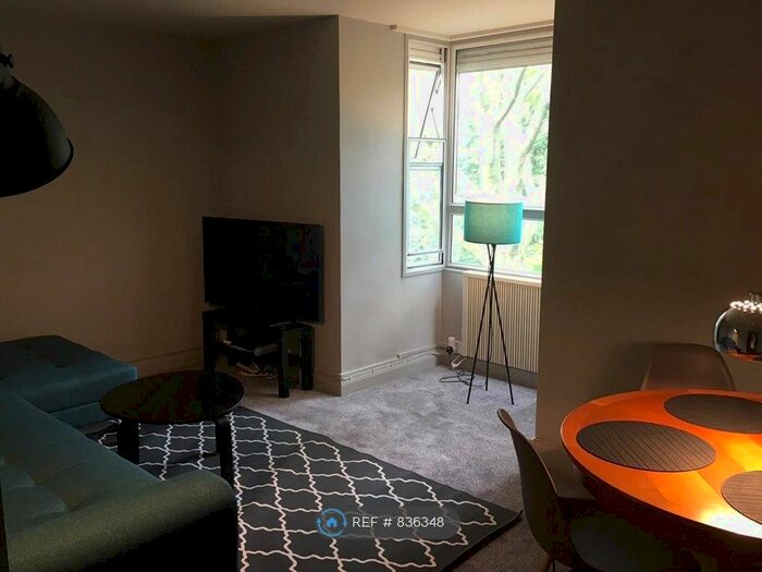 4 Bedroom Flat To Rent In Kestrel House, London, SW11