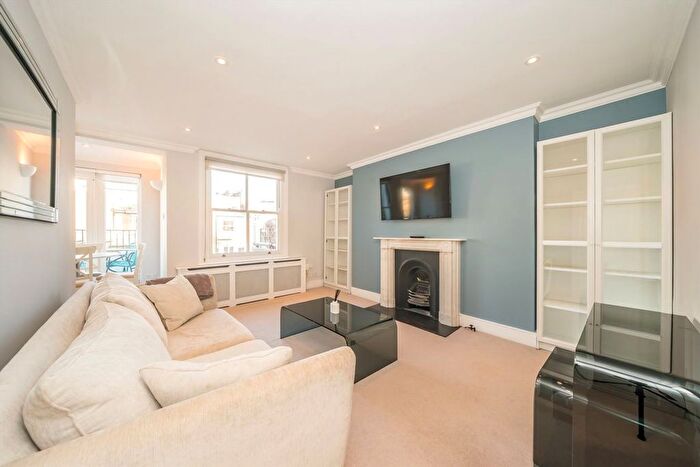 3 Bedroom Flat To Rent In Marloes Road, Kensington, W8