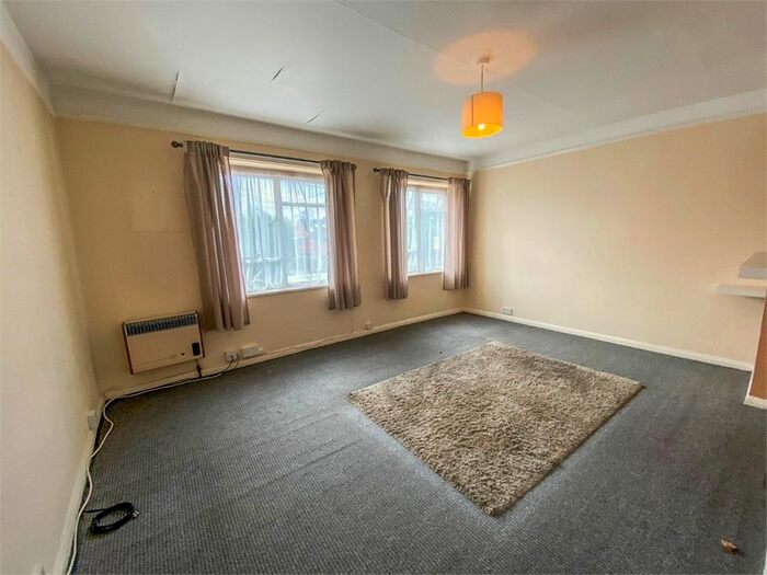 2 Bedroom Flat To Rent In Iver Heath, Slough Road, Iver, Buckinghamshire SL0