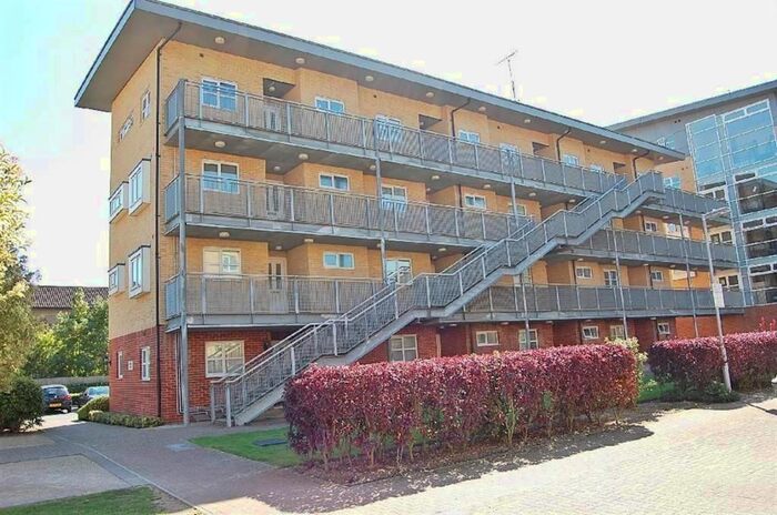 1 Bedroom Flat To Rent In Whitehall Close, Borehamwood, WD6