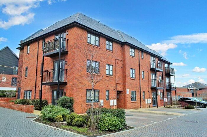 1 Bedroom Flat To Rent In Carter Court, Hook, Hampshire, RG27