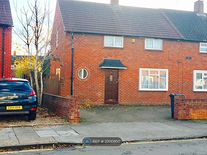 2 Bedroom Semi-Detached House To Rent In Renfrew Rd, Hounslow West, TW4