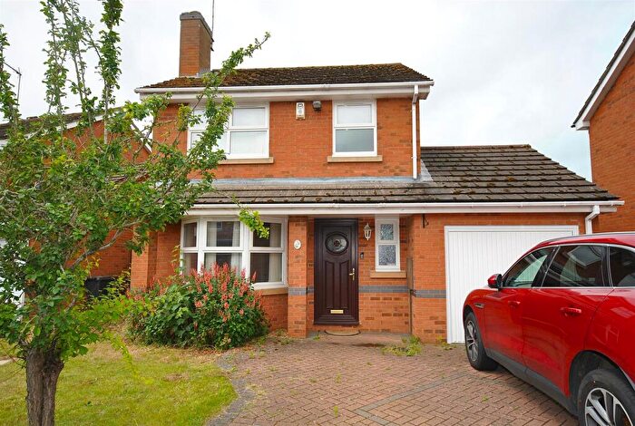 3 Bedroom Detached House For Sale In Jenner Crescent, Kingsthorpe, Northampton, NN2