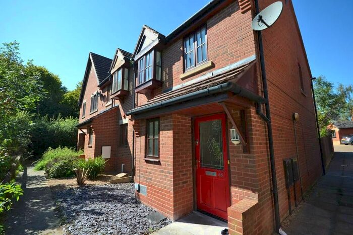 2 Bedroom End Of Terrace House To Rent In Babylon Grove, Westcroft, Milton Keynes, Buckinghamshire, MK4