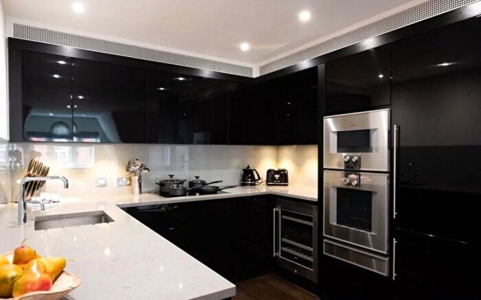 2 Bedroom Flat To Rent In Duke Street, London, W1K