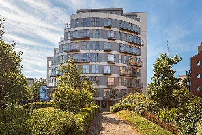 2 Bedroom Apartment To Rent In Charrington Place, St. Albans, AL1