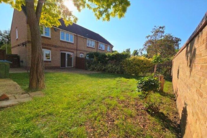 3 Bedroom Property To Rent In Carnation Way, Aylesbury, HP21