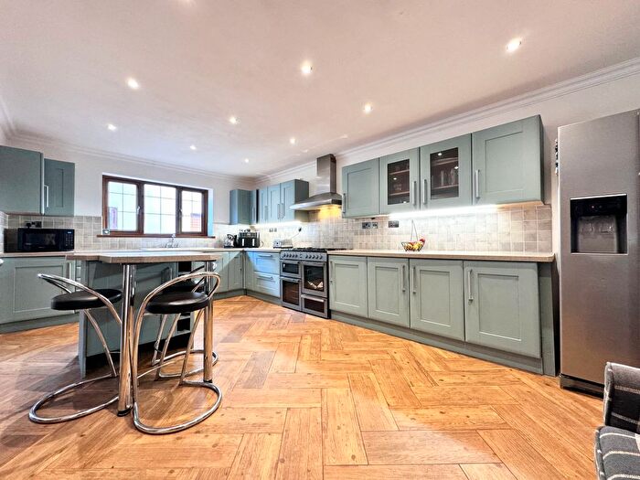 5 Bedroom Detached House For Sale In Cenarth Drive, Aberdare, South Glamorgan, CF44