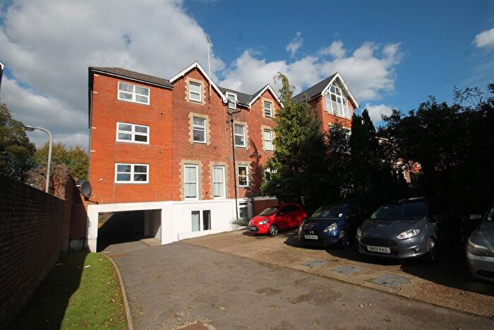 1 Bedroom Flat To Rent In Leith House, Station Road, KT22