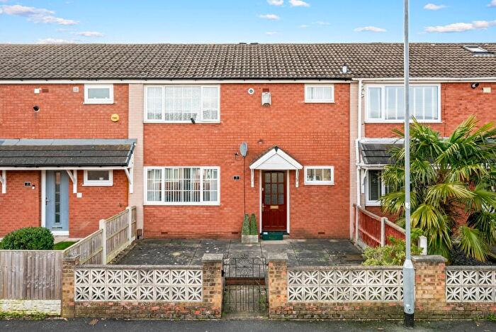 3 Bedroom House For Sale In Naburn Fold, Leeds, West Yorkshire, LS14