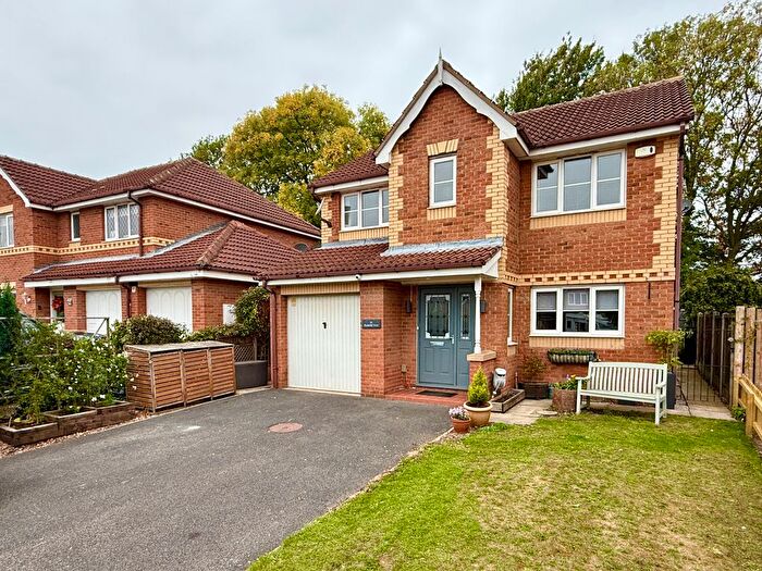 4 Bedroom Detached House For Sale In Hatfield View, Wakefield, West Yorkshire, WF1