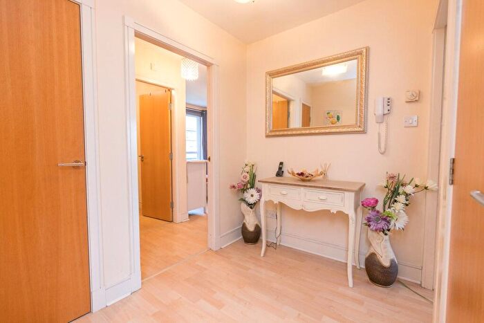 2 Bedroom Flat To Rent In Hopetoun Street, Edinburgh, EH7