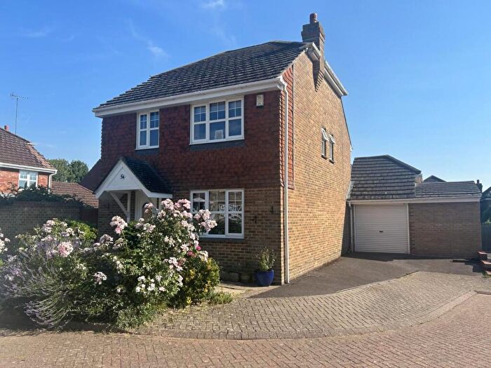 4 Bedroom Detached House For Sale In Phoenix Drive, Wateringbury, ME18
