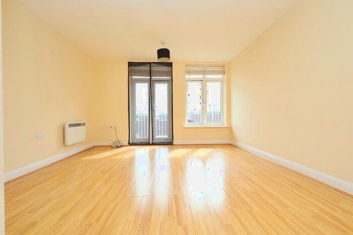 1 Bedroom Flat To Rent In Cambridge Close, Barnet, EN4