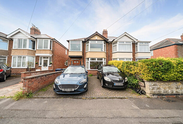 4 Bedroom Semi-Detached House For Sale In Oliver Road, Oxford, OX4