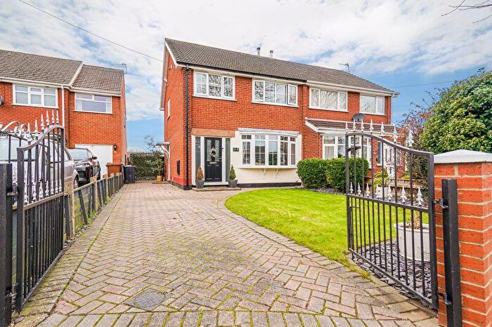 3 Bedroom Semi-Detached House For Sale In Cherry Tree Crescent, Grimsby, DN34