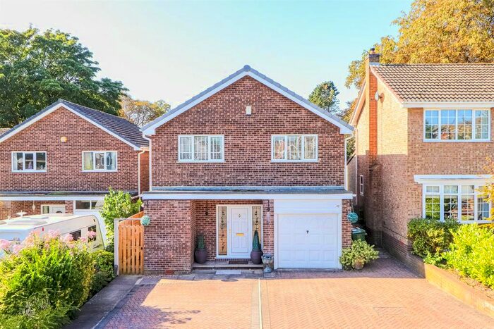 4 Bedroom Detached House For Sale In Sinclair Garth, Sandal, Wakefield, WF2