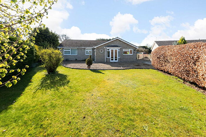 4 Bedroom Detached Bungalow For Sale In Plough Close, Shillingford, OX10