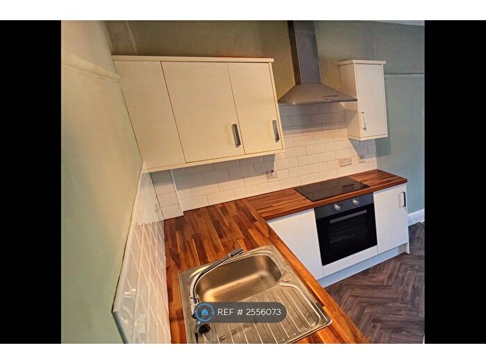 2 Bedroom Flat To Rent In Washway Road, Sale, M33