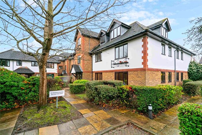 1 Bedroom Flat To Rent In Cranleigh Court, A Marksbury Avenue, Richmond, TW9