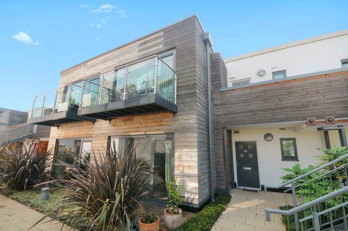 2 Bedroom Apartment To Rent In Park Way, Newbury, RG14