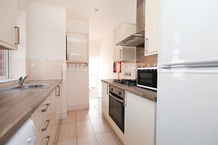 5 Bedroom Maisonette To Rent In Brandon Grove, Sandyford, Newcastle Upon Tyne, NE2