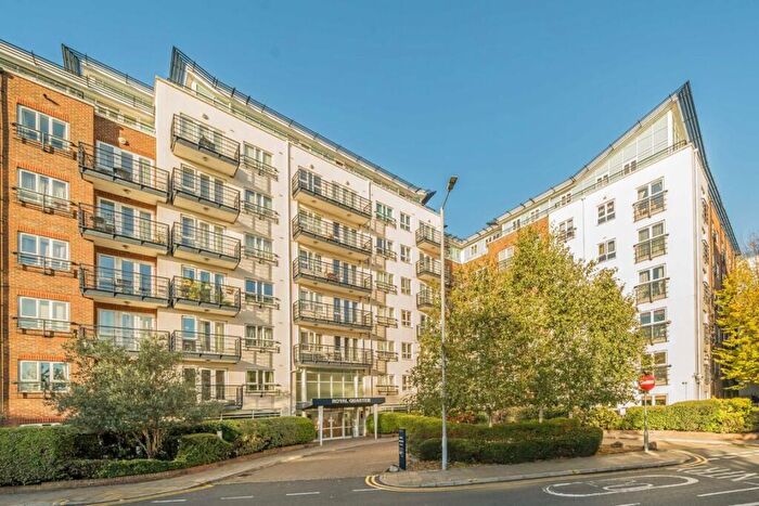 2 Bedroom Flat For Sale In Royal Quarter, Kingston Upon Thames, KT2