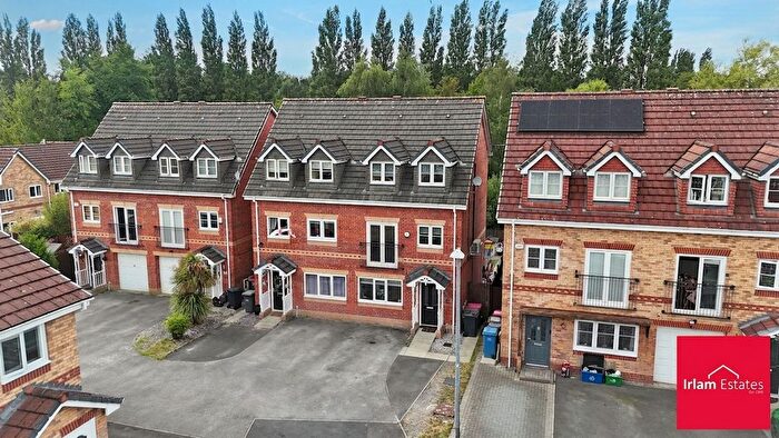 4 Bedroom Semi-Detached House For Sale In Ferrymasters Way, Irlam, M44