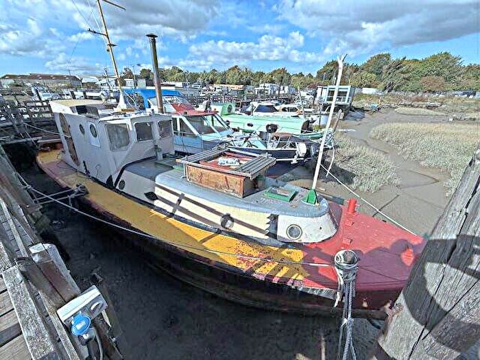 1 Bedroom Houseboat For Sale In Knight Road, Rochester, ME2