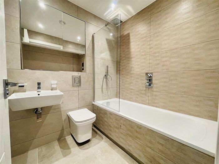 1 Bedroom Flat To Rent In Farnborough Road, Farnborough, GU14