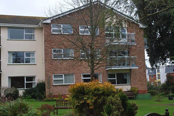 2 Bedroom Flat To Rent In Douglas Avenue, Exmouth, EX8