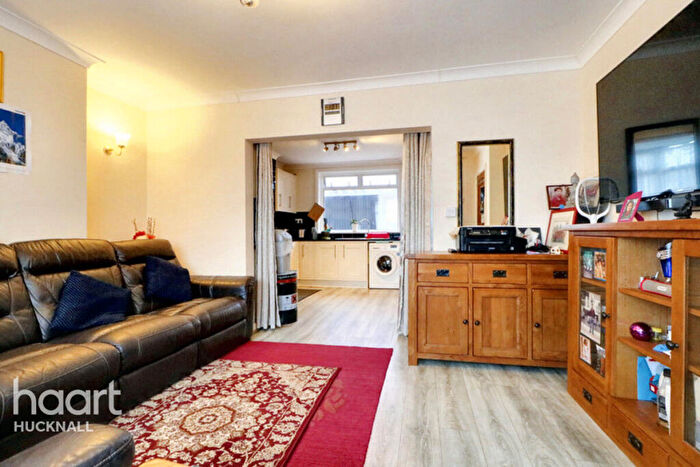 3 Bedroom Semi-Detached House For Sale In Ravensworth Road, Nottingham, NG6