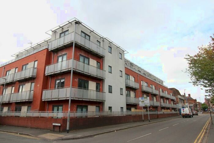 2 Bedroom Flat To Rent In Wardle Street, Tunstall, Stoke-On-Trent, ST6