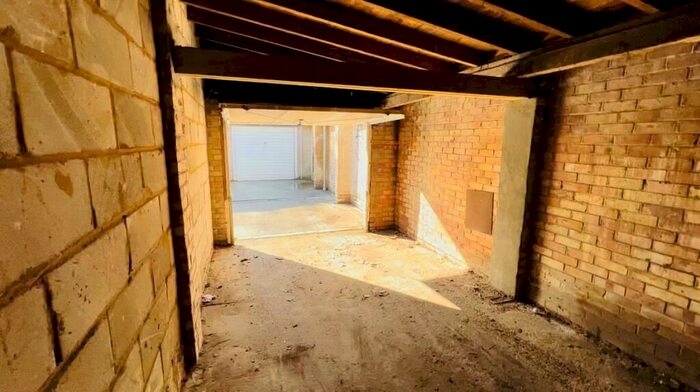 Property To Rent In Garage At Turnpike Link, CR0