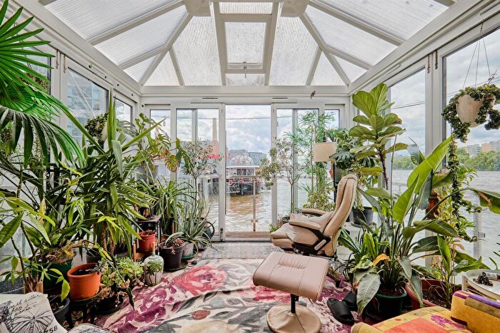 2 Bedroom House Boat For Sale In Nine Elms Pier, Battersea, SW11