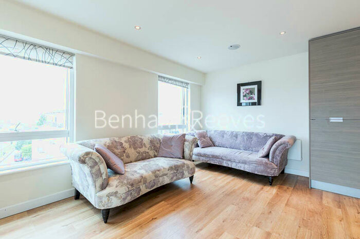 2 Bedroom Apartment To Rent In Heritage Avenue, Colindale, NW9