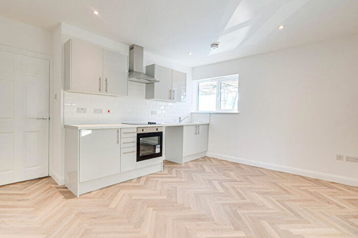 1 Bedroom Apartment To Rent In Elmsleigh Drive, Leigh-on-sea, SS9