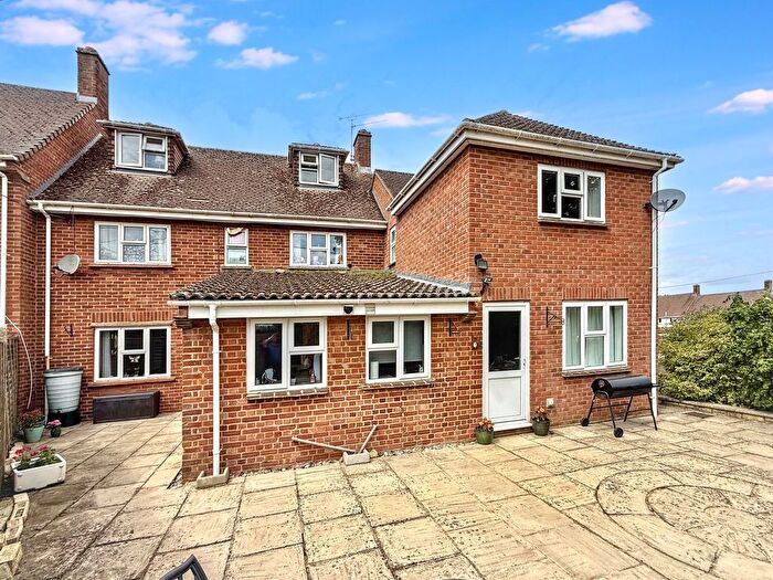 6 Bedroom End Of Terrace House For Sale In Marlborough Gardens, Faringdon, SN7