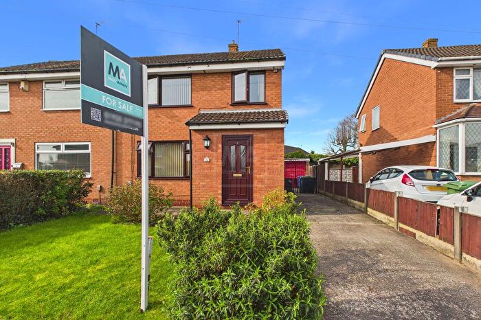 3 Bedroom Semi Detached House For Sale In Brook Drive, Great Sankey, WA5