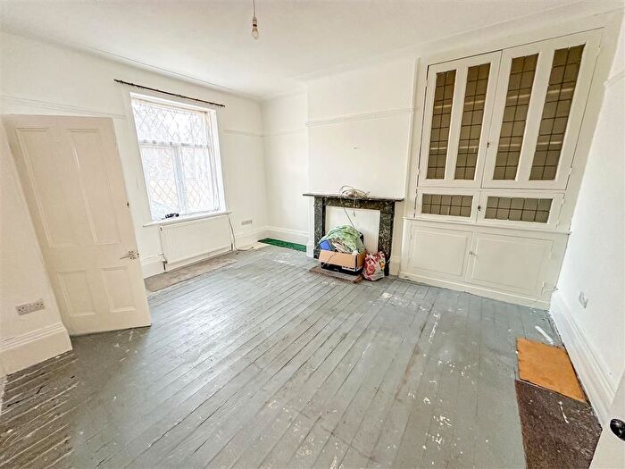 2 Bedroom End Of Terrace House For Sale In Birkby Lodge Road, Huddersfield, HD2