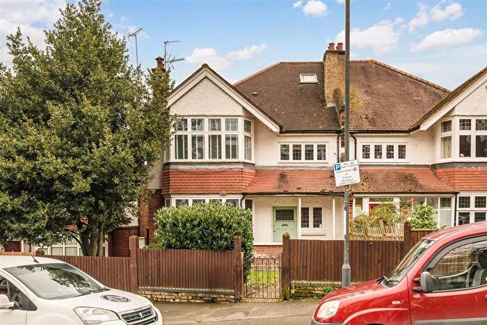 3 Bedroom Flat For Sale In Beaconsfield Road, Blackheath, SE3