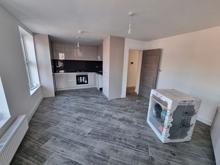 2 Bedroom Flat To Rent In Leytonstone, E11