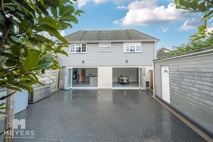 5 Bedroom Detached House For Sale In New Road, Ferndown, BH22