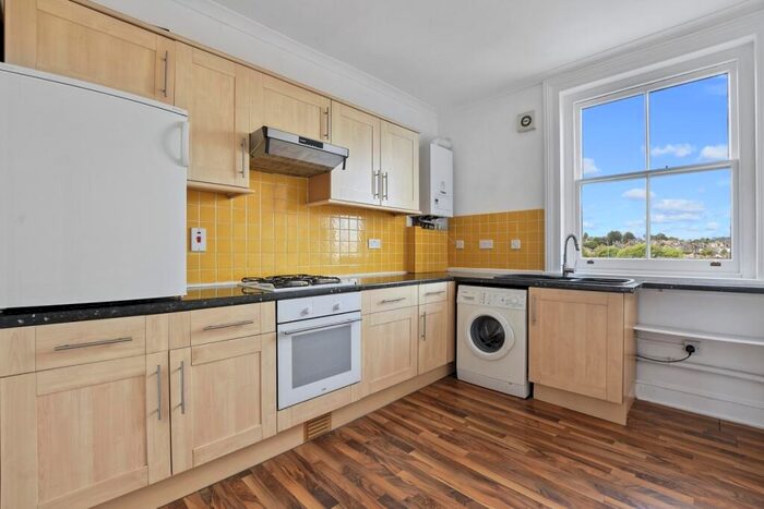 1 Bedroom Flat To Rent In Crouch End Hill London, N8