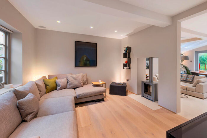 3 Bedroom House To Rent In Sabine Road, SW11