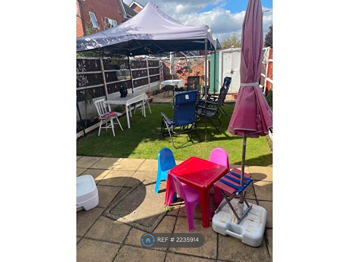 2 Bedroom End Of Terrace House To Rent In Goodwin Road, Slough, SL2